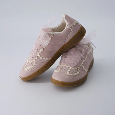 Belinda-K Lace Sneaker