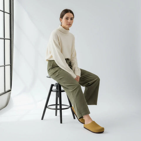 Lute Suede Clogs