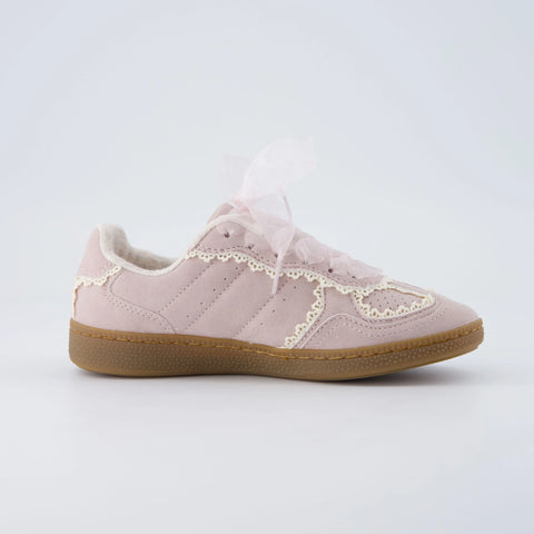 Belinda-K Lace Sneaker